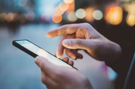 تحقیقات آمریکا از استفاده گوشی‌های آمریکایی از سیگنال‌های ماهواره‌های خارجی