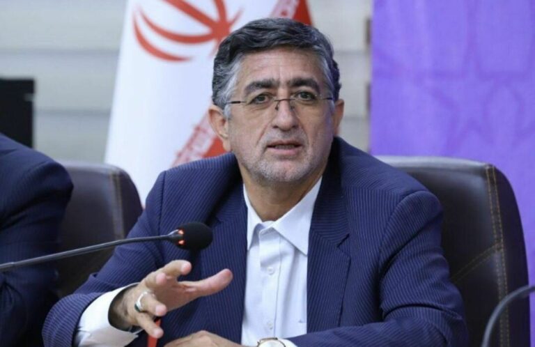 بنزین نیازمند یک جراحی اقتصادی دقیق و کارشناسی است/ سهمیه سوخت ۳۰ میلیون ایرانیِ فاقد خودرو کجا می‌رود؟
